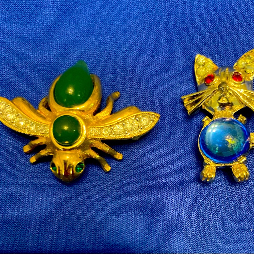 Cat and Bee brooch